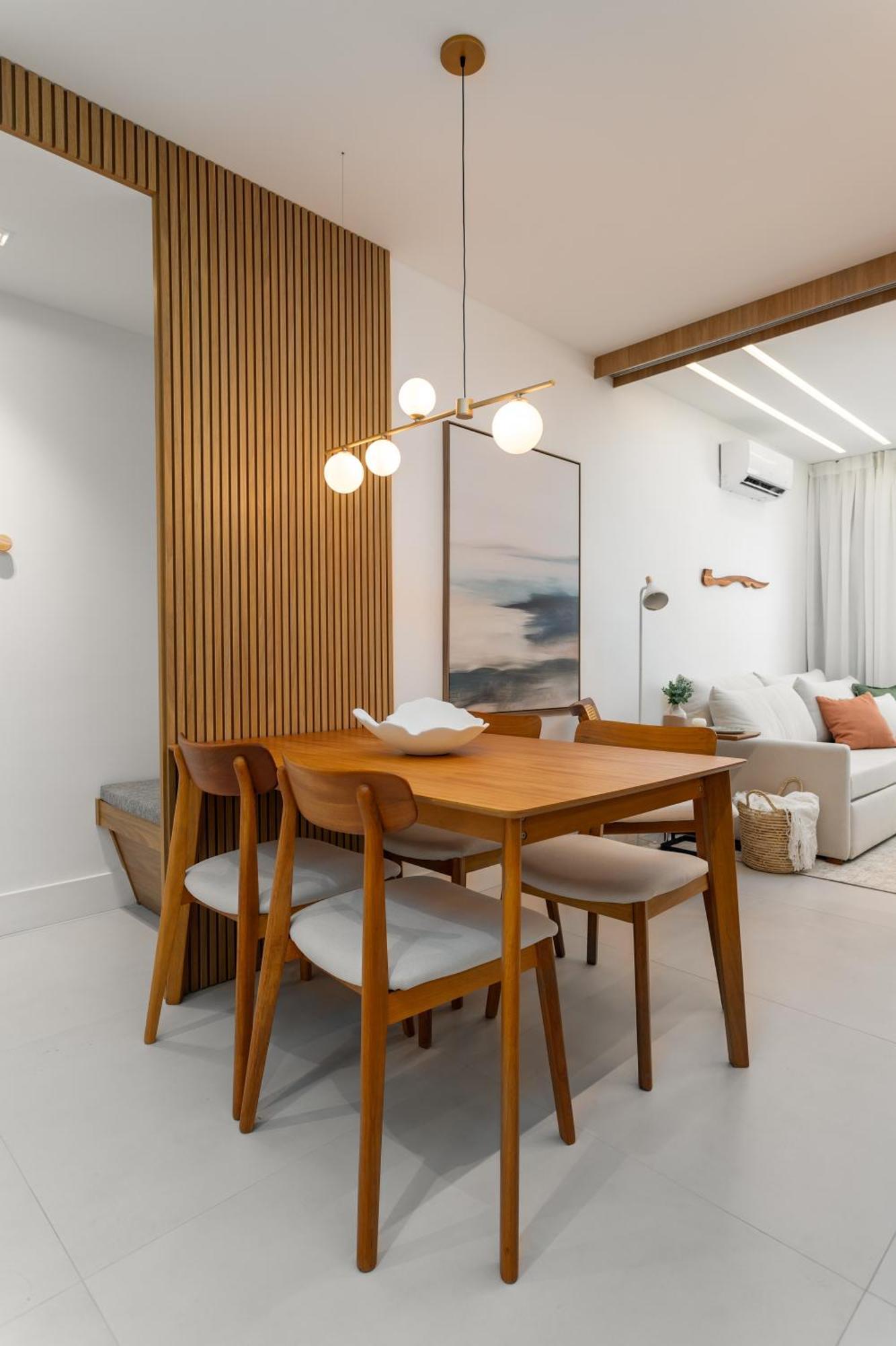 Copacabana Paradise, Ocean View, Balcony & 2 Baths *