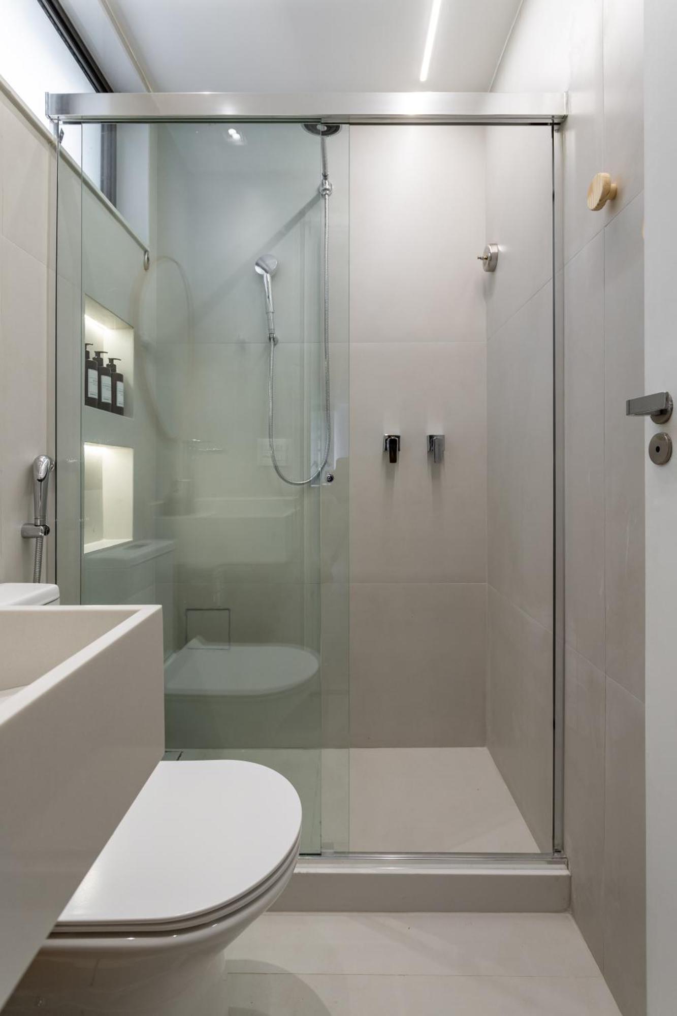 Copacabana Paradise, Ocean View, Balcony & 2 Baths *