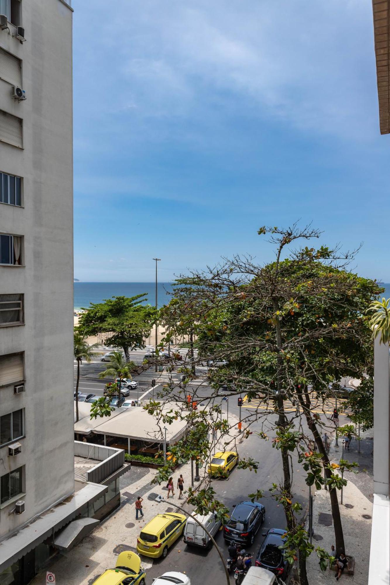 Copacabana Paradise, Ocean View, Balcony & 2 Baths