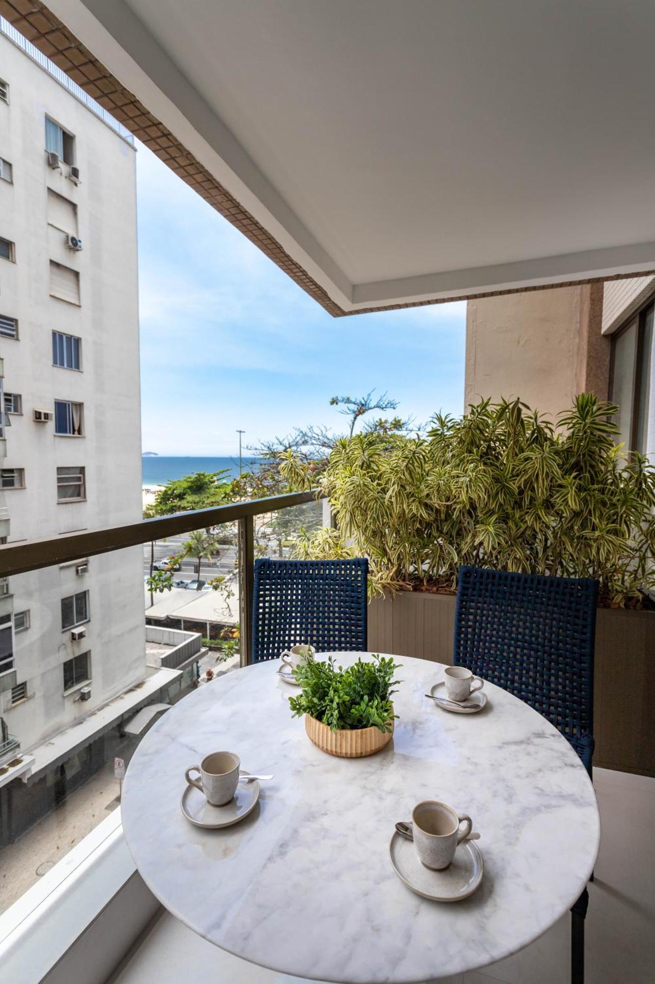 Copacabana Paradise, Ocean View, Balcony & 2 Baths Apartment Rio de Janeiro