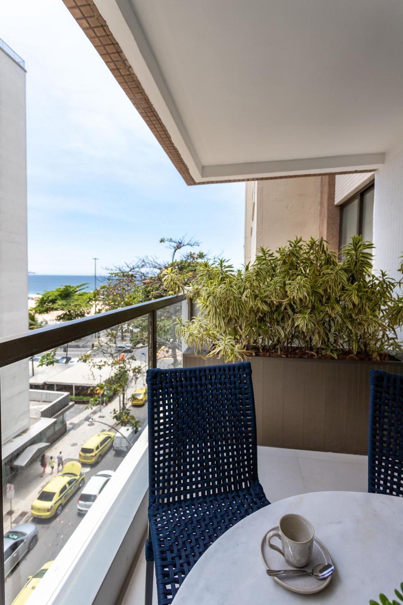 Copacabana Paradise, Ocean View, Balcony & 2 Baths